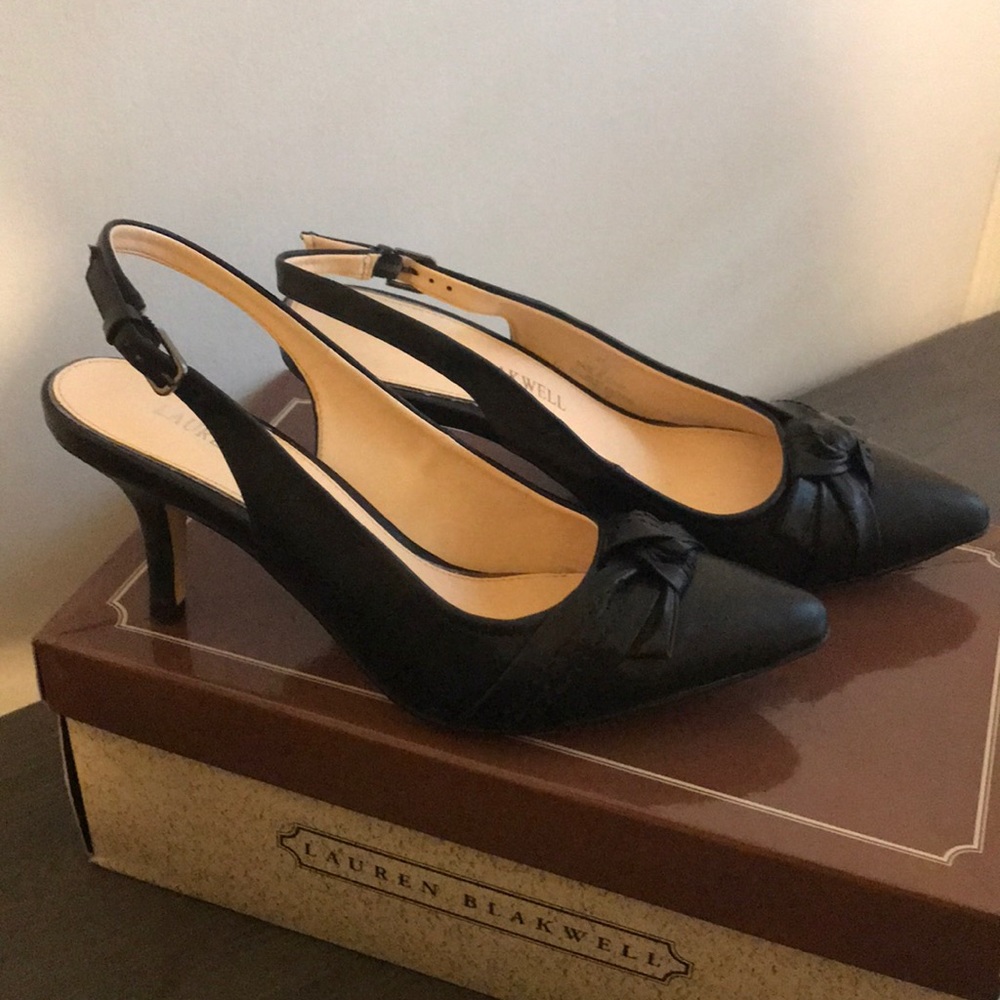 Slingback Heels. (7.5)